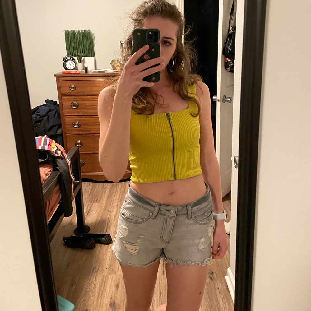 Distressed high waisted short